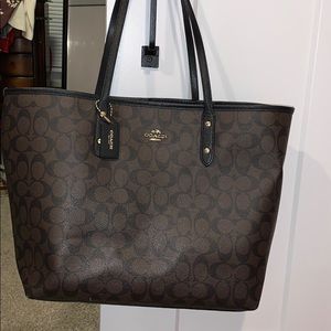 Coach signature tote
